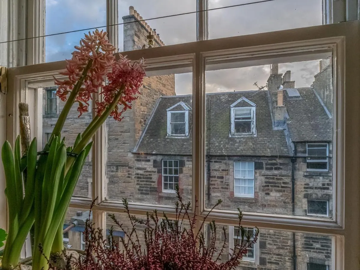 Pass The Keys Cosy And Stylish Open Plan Studio In New Town Lägenhet Edinburg Storbritannien